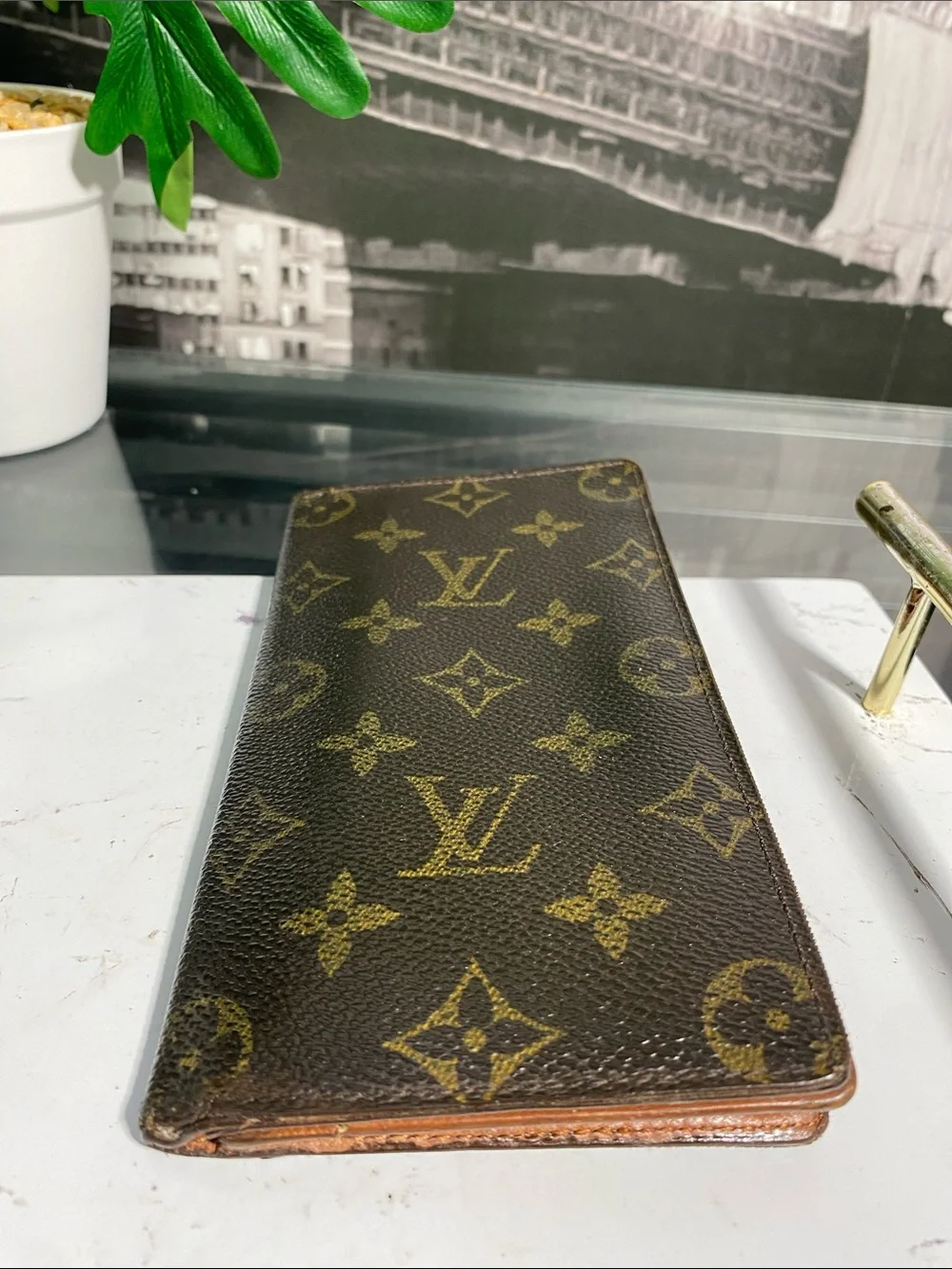 Authentic Louis Vuitton Monogram checkbook/phone holder